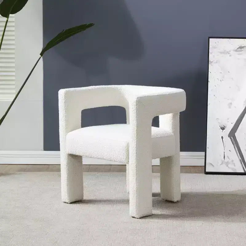 Chaise contemporaine, cadre robuste, chaise d'appoint élégante pour la maison, idéale pour un coin lecture