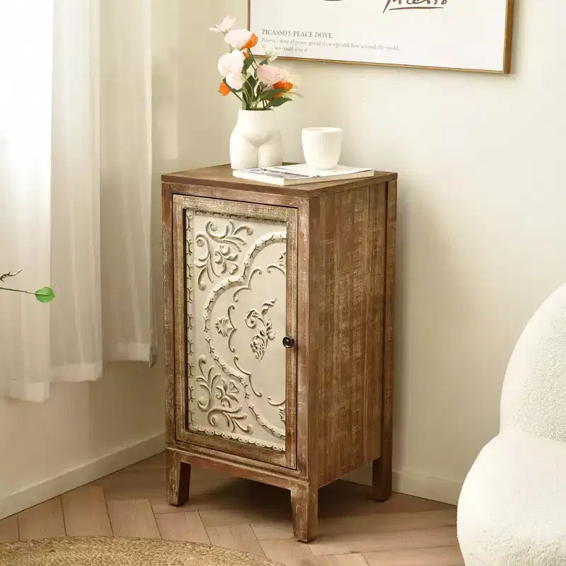 Table d'appoint florentine vintage avec panneau de porte à motif floral, 16.5 x 14 x 31 pouces, meuble de rangement d'intérieur, finition naturelle et crème