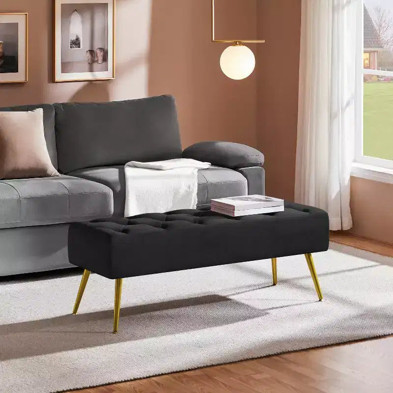Banc repose-pieds rembourré moderne à capitonnage boutonné pour chambre