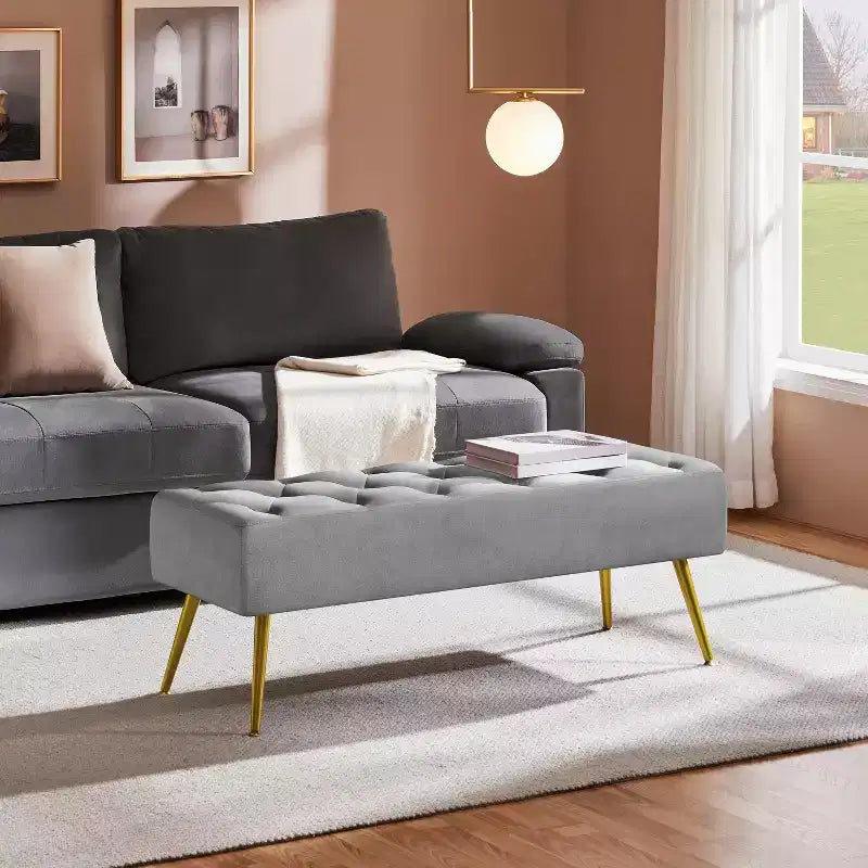 Banc repose-pieds rembourré moderne à capitonnage boutonné pour chambre